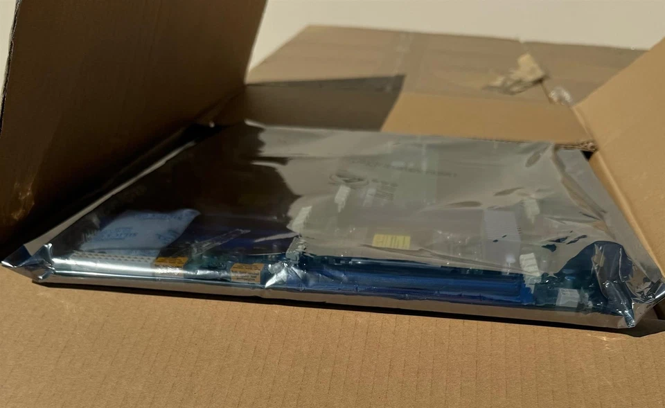 NEW Supermicro X9DRX+-F Dual LGA 2011 DDR3 Proprietary All-Flash Storage Array - Image 4 of 4