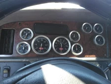 PETERBILT 387 GAUGE CLUSTER 3844057