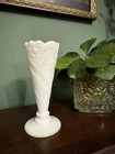 VINTAGE LE SMITH MILK GLASS BEADS And STARS FOOTED 6 1/2 Inch Bud VASE