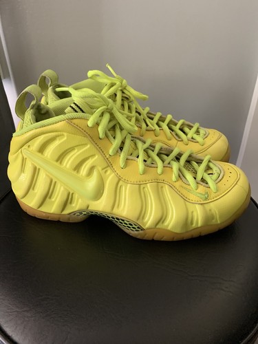 foamposites volt black