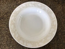 Vintage Corning Corelle Vitrelle All White Serving Bowl 10 ¾” -  24 oz. made USA
