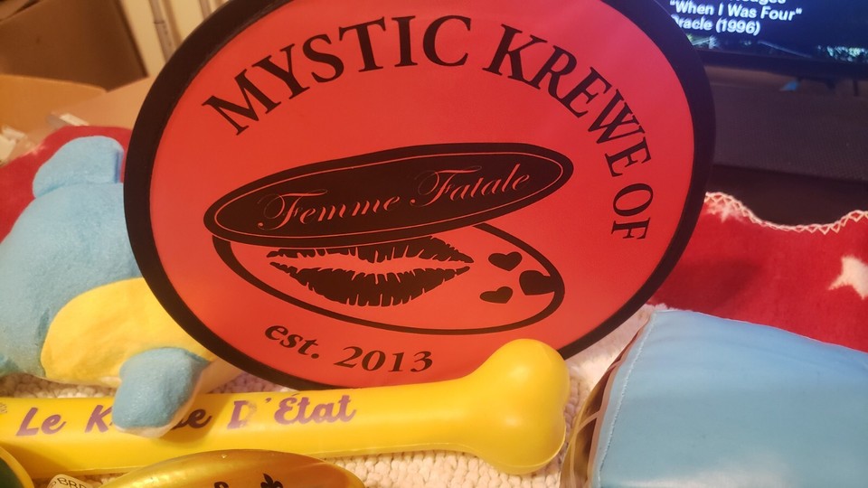 MARDI GRAS PARADE THROWS! LOT OF 18!! IRIS STREETCAR, FOOTBALLS, BEADS