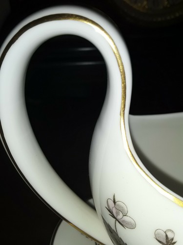Wedgwood China STRAWBERRY HILL Gravy Bowl With Base - Picture 2 of 7