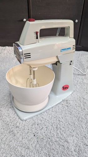 Vintage Retro Metal Stand MOULINEX BT2A 3 Speed Food Mixer Whisk WORKING