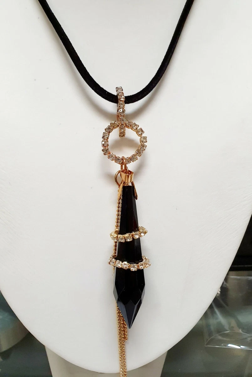 Black 2024 colour necklace
