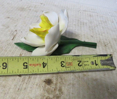Vintage Capodimonte Flower Fabar Italy Daffodil Yellow and White - Picture 3 of 6