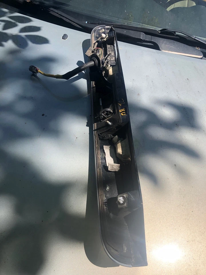 08 09 10 Tapicería de maletero Chrysler Town Country Foto 2 de 2