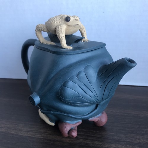 VINTAGE CHINESE YIXING PURPLE CLAY TEA POT LOTUS POR & TOAD after JIANG RONG 蒋蓉* - Picture 8 of 18