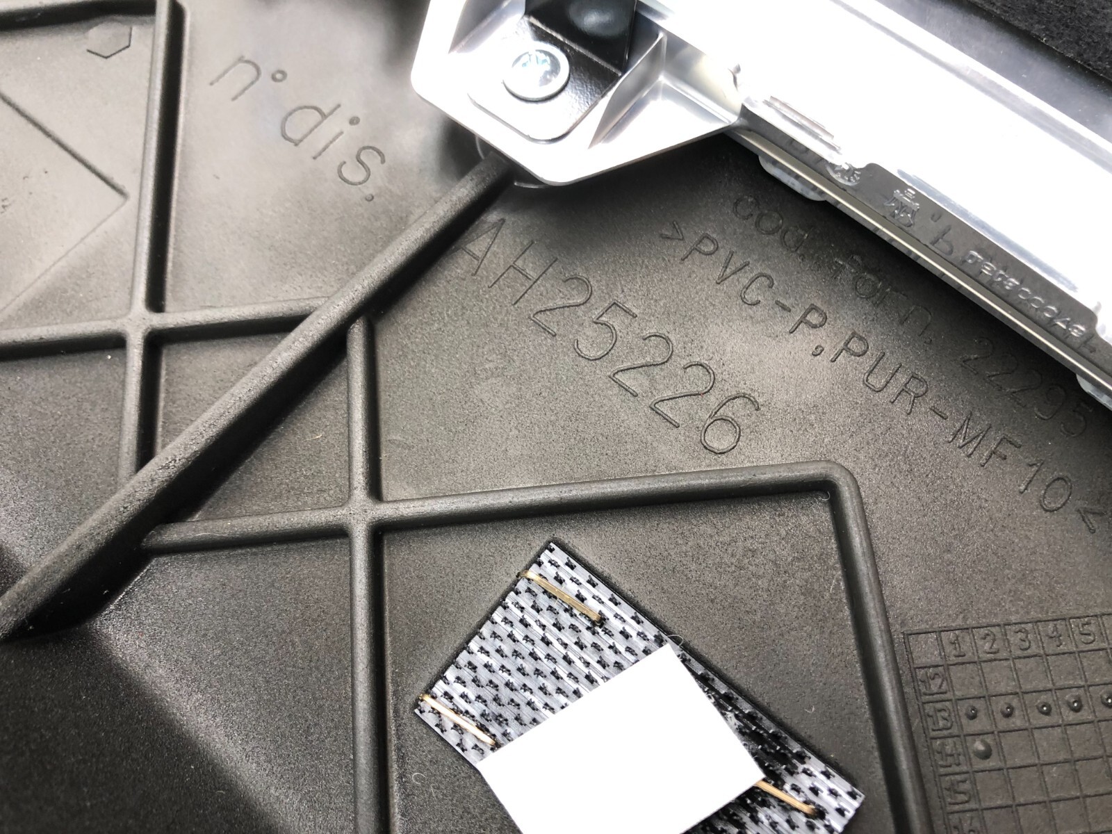 2014-2017 MASERATI GHIBLI REAR PARCEL SHELF TRIM UNDER WINDOW PANEL OEM.