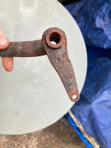 Oldtimer Triumph Voreinheit starres Bremspedal hinten mit modifiziertem Fußbelag - Bild 4 von 10