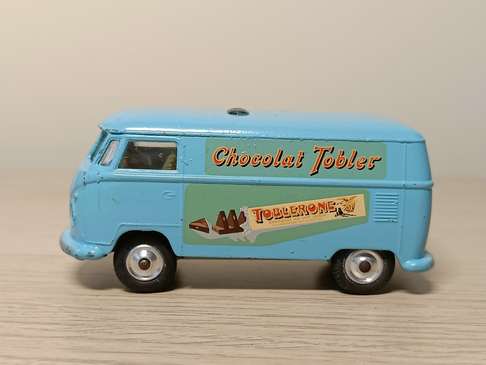 コーギー VOLKSWAGEN Chocolat Tobler Corgi 441, Volkswagen Van - Free Price Guide & Review