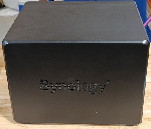 Synology 4 Bay NAS DiskStation DS918+ Bezdyskowa 16 GB RAM - Zdjęcie 7 z 9