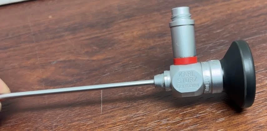 Artroscopio Storz 7218BA 2,7 mm x 30° autoclavable - Excelente estado de funcionamiento Foto 2 de 2