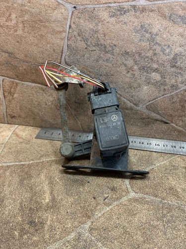 MERCEDES-BENZ SL R230 Höhenstandsensor hinten links a0025428818 5.00 30466097