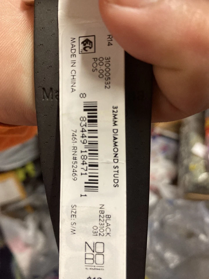 Cinturón con tachuelas de diamante negro talla S/m Foto 4 de 4