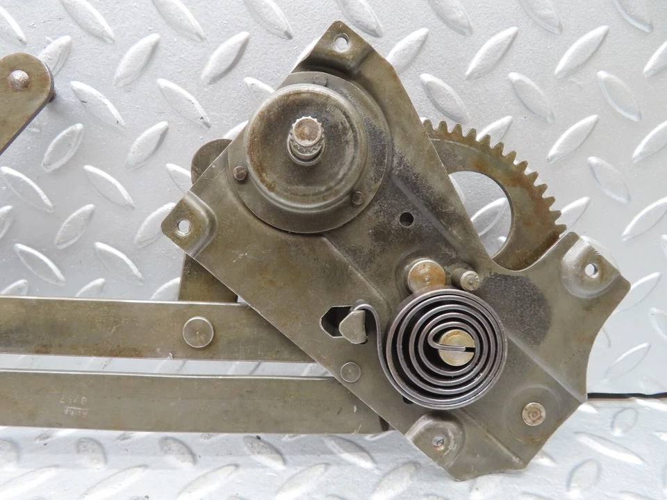 ⚙18826⚙ Mercedes-Benz W121 190b Ponton Rear Left Manual Window Regulator - Image 3 of 4