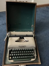 1955 Remington Travel-Riter with Case. Fully Functional thumbnail