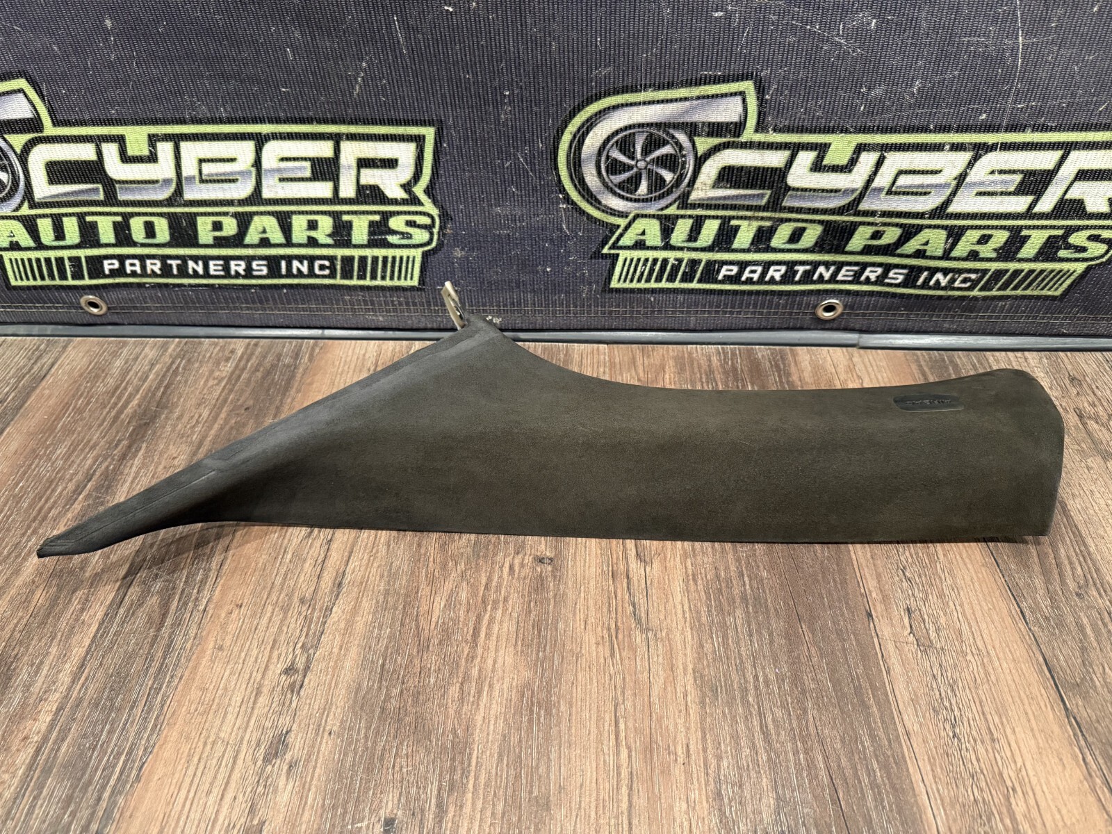 2021 AUDI R8 FRONT LEFT ALCANTARA A PILLAR TRIM OEM 4S8 867 233 *WEAR 4*