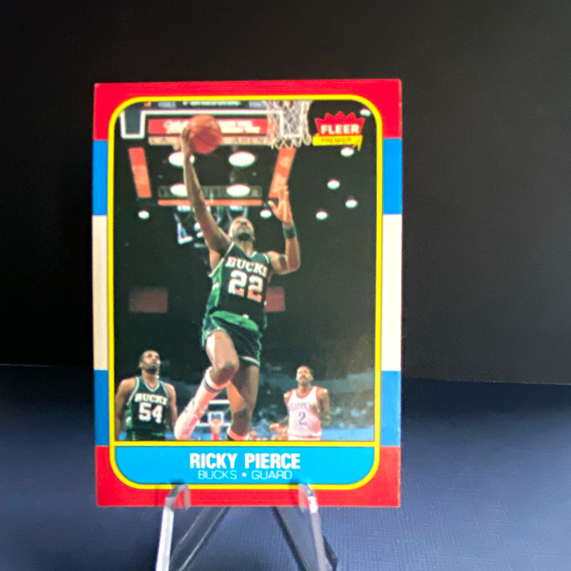 Fleer 1986-87 Ricky Pierce #87 Milwaukee Bucks Base Set Basketball Card