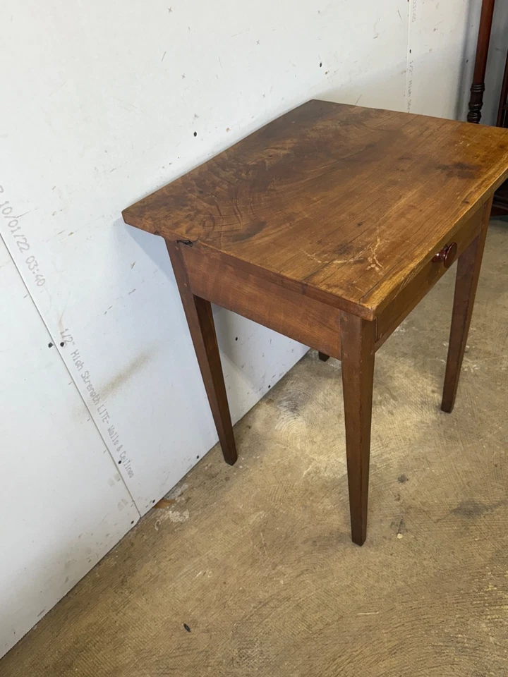 Mesa de noche antigua country Hepplewhite figurada nogal 1800 granja Foto 4 de 4