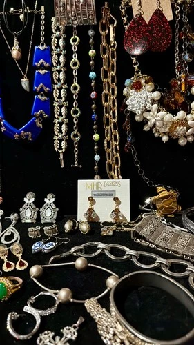 42 Pc Lot Vintage Costume Jewelry Great Estate Assortment and Price
