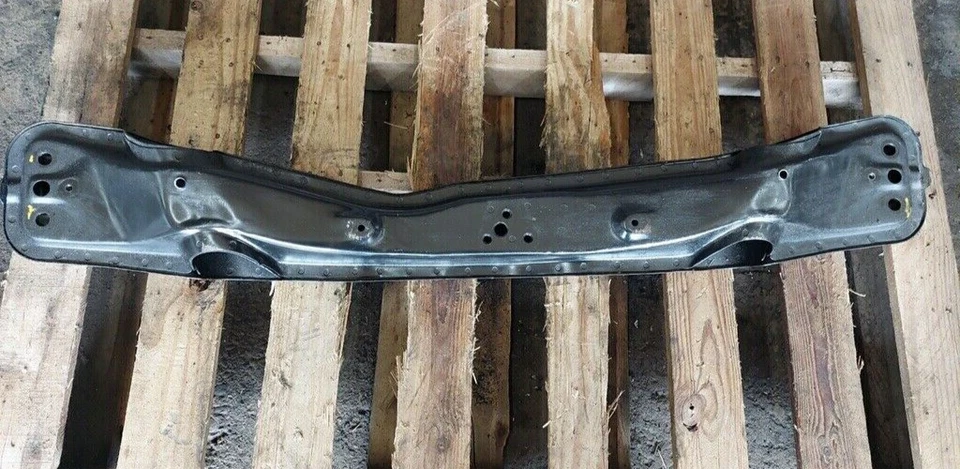 Soporte de viga de soporte de bastidor de travesaño delantero Honda Accord 1990-1993 Foto 2 de 4