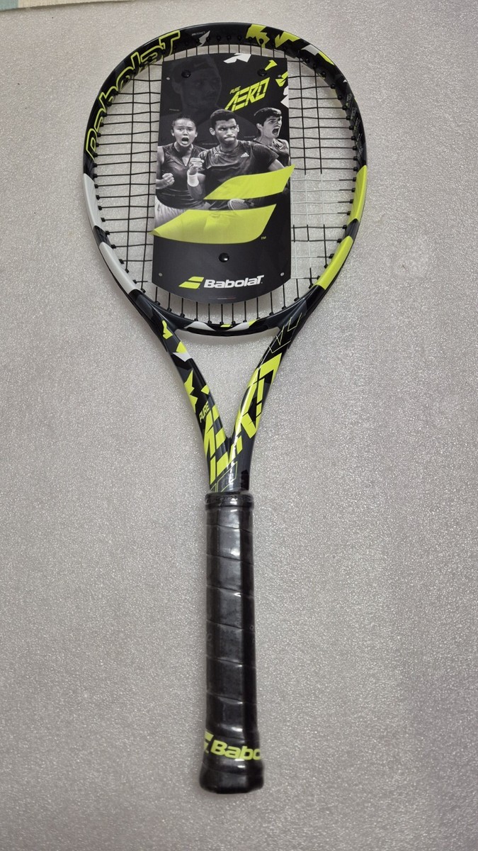 公式サイト - ハイブランドの新作が続々登場 Babolat Pure Strung 1/4 4 2 grip 100in² (300Gram) 2023 Aero ラケット(硬式用)