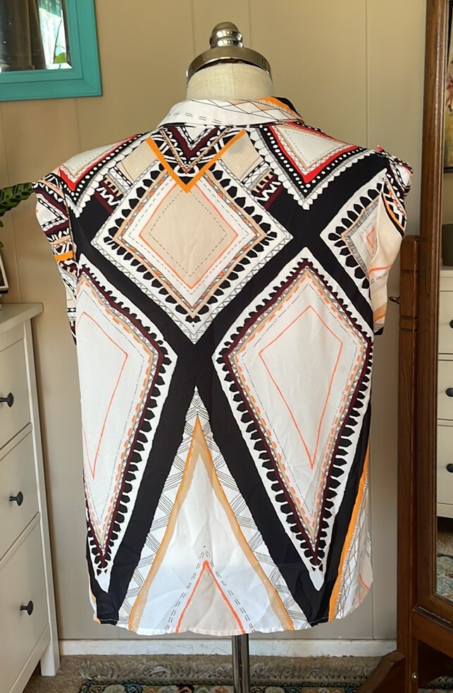 Mossimo geometric abstract print button down, wom… - image 9