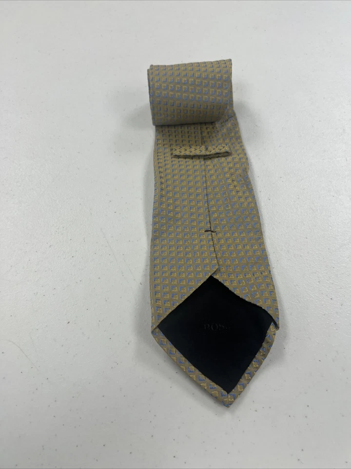 Corbata cuadrada geométrica de seda amarilla y azul Hugo Boss para hombre $148 Foto 2 de 4