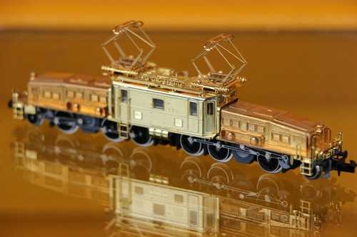 Arnold 2702 N Elektrolok Ce6/8 Krokodil ohne Antrieb vergoldet | Zustand: Neu