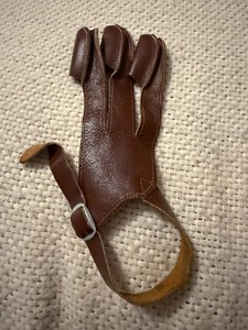 Bear King Mens Finger Tabs