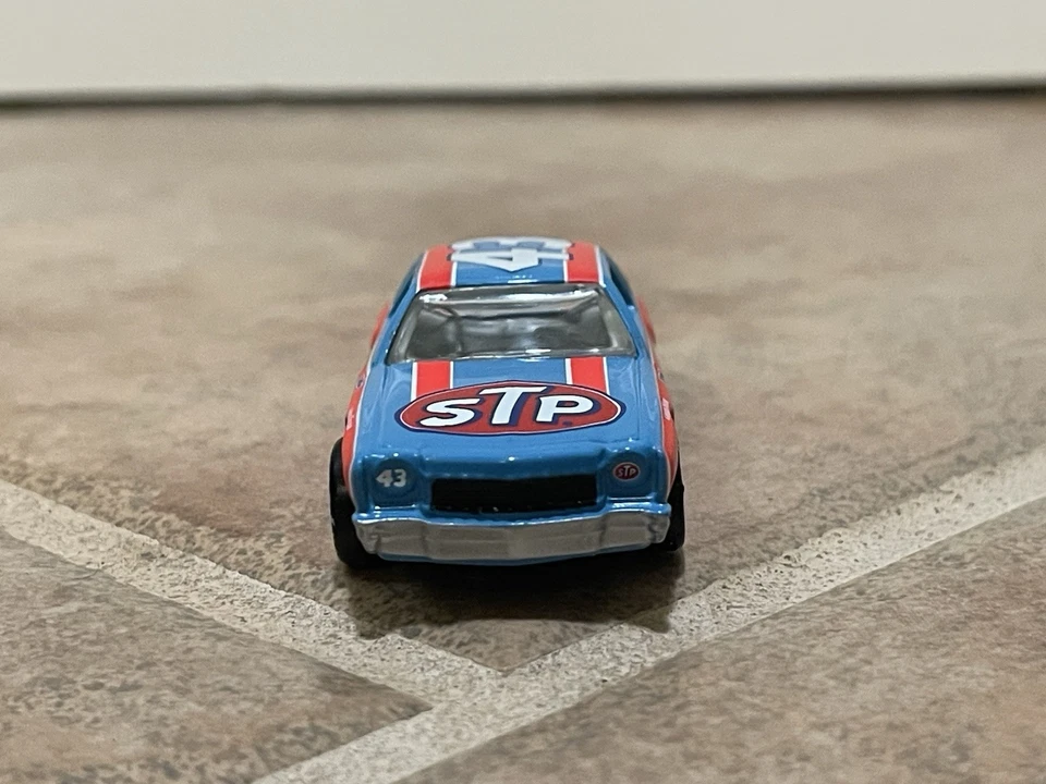 Richard Petty STP 1978 Chevrolet Monte Carlo faros redondos acción NASCAR 1/64 Foto 4 de 4