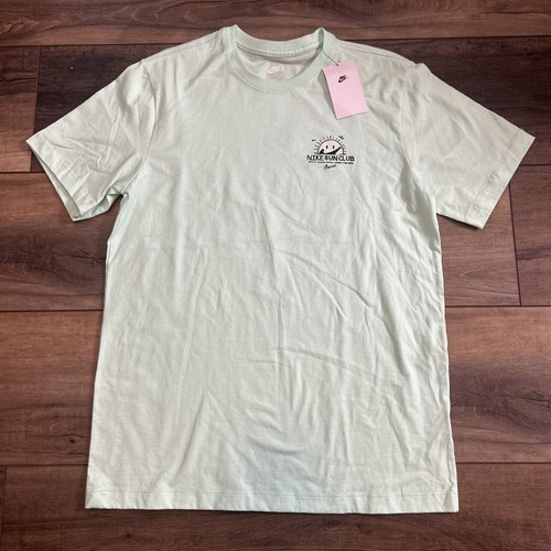 Nike Sun Club Men’s M Medium T-Shirt Tee NWT NEW MSRP $35 Good Days Under Sun