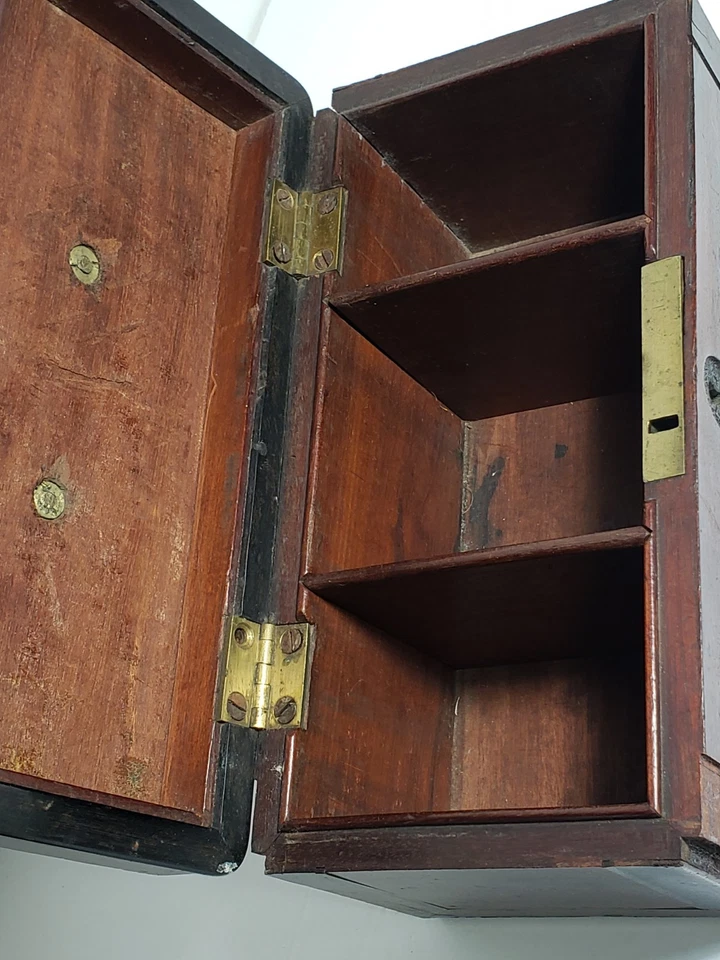 Carrito de té georgiano, alrededor de 1790, caja de madera de caoba Foto 4 de 4