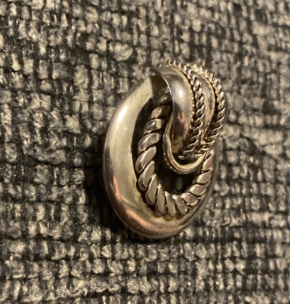 Large Silvertone Premier Design Circle Earrings!! - image 4