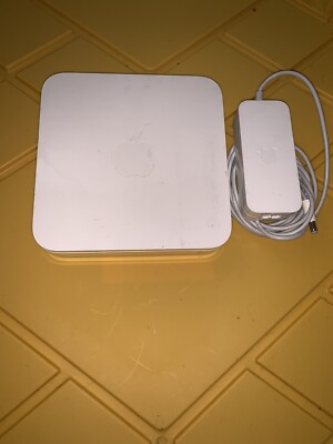 Apple MB053LL/A 3-Port Gigabit Wireless N Router