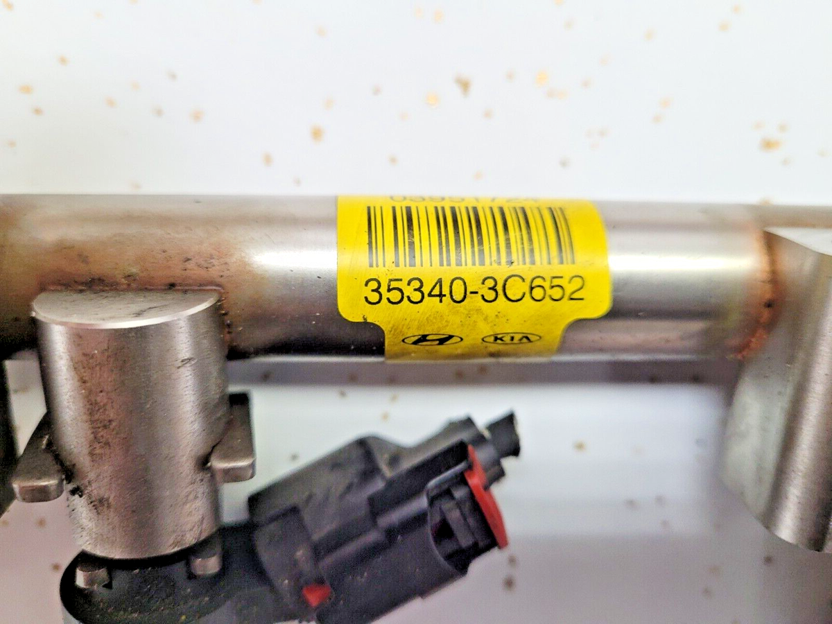 HYUNDAI GENESIS COUPE FUEL RAIL WITH INJECTORS