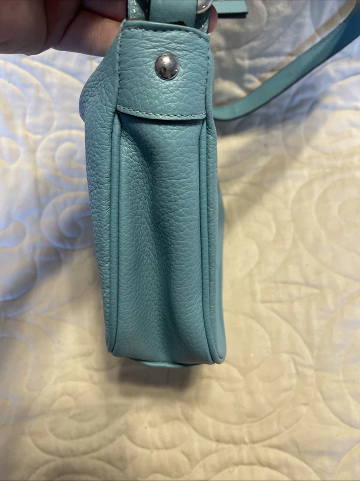 Franco Sarto льда синий кожаный наплечная сумка с пряжкой деталь. Б/у - Изображение 4 из 4