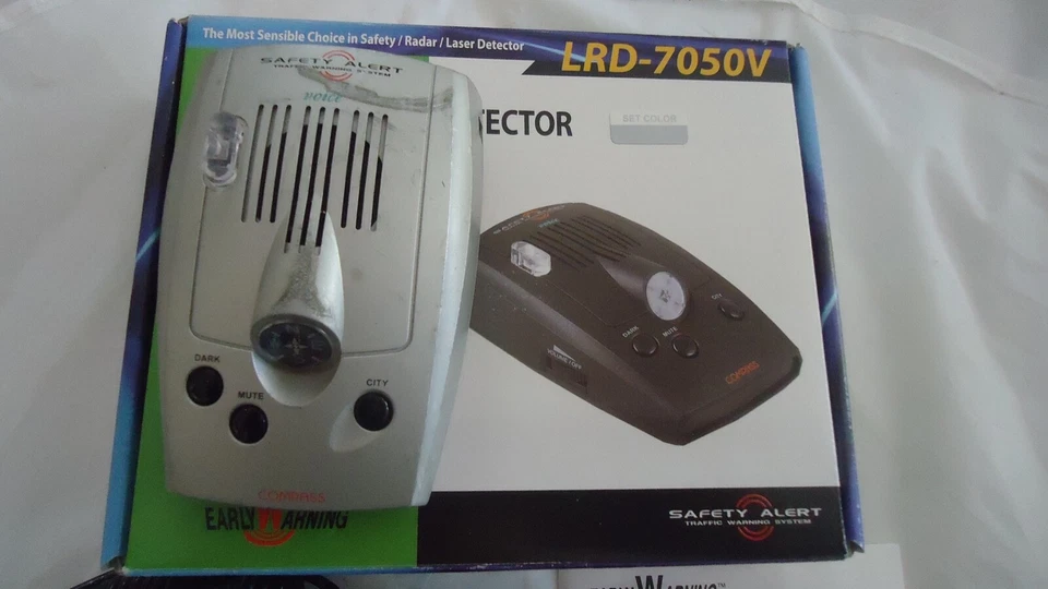 EARLY WARNING LRD-7050V Safety Radar Detector 360 DEGREE LASER-PRE-OWNED  - Image 2 of 4