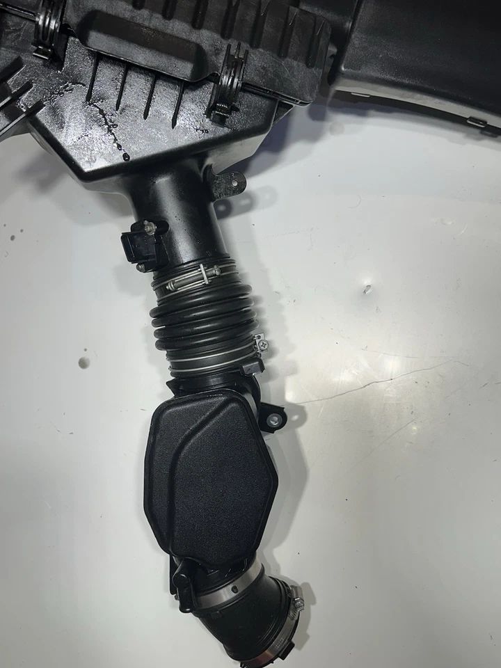 Infiniti M35 2006-2007 OEM sistema de admisión de aire VQ35DE caja de aire + snorkel + tubo Foto 4 de 4