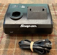 Snap-On Tools CTC131A 14.4V / 18V Dual Bay Charger Black