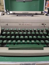 1950's Royal Quiet de Luxe Portable Typewriter original case/manuals NOT TESTED thumbnail