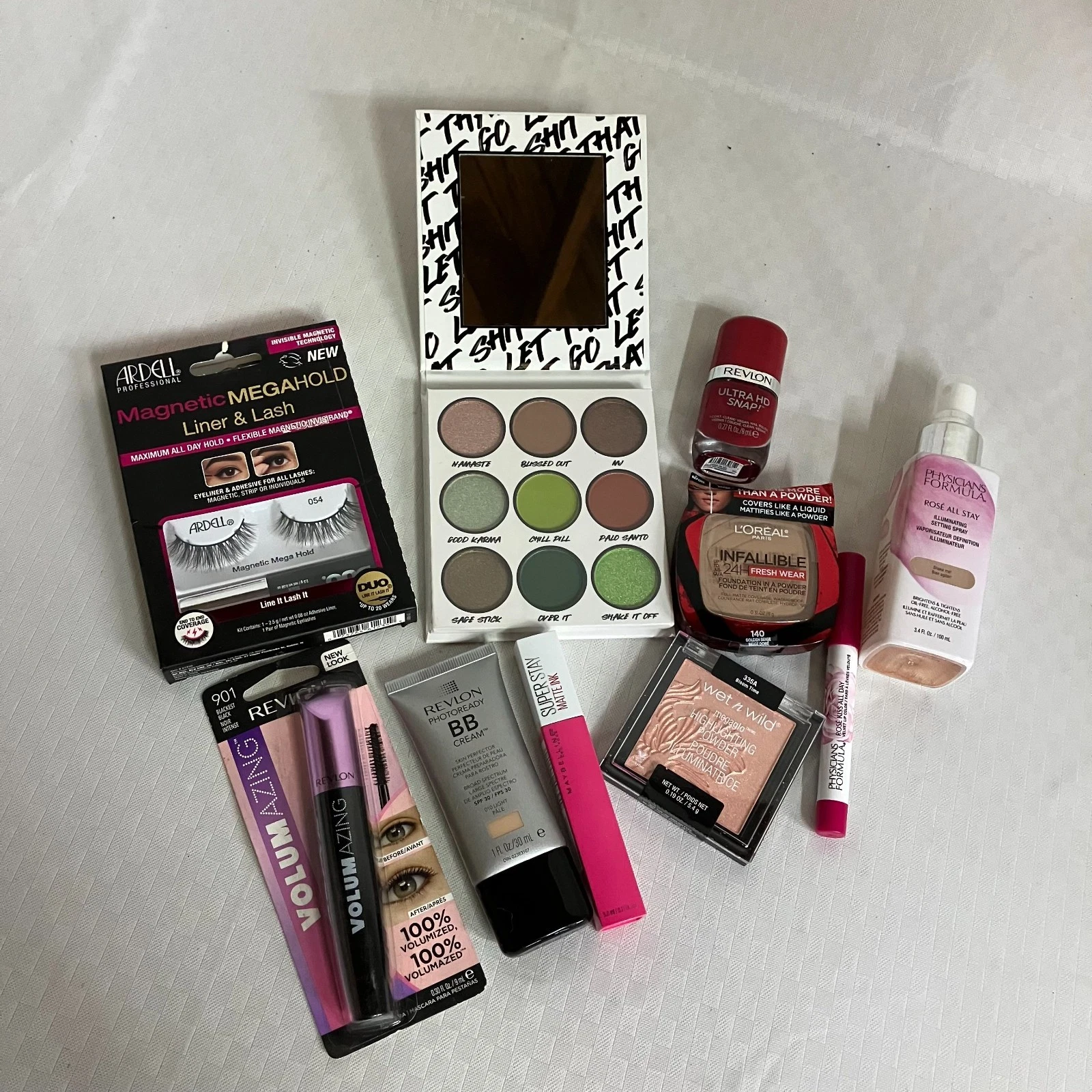 Revlon, L'Oréal, Maybelline, Ardell, Wet n Wild, BB Cream 10-Piece Makeup Kit
Opens in a new window