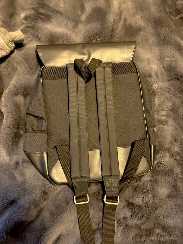 Bolso Mochila Harley Davidson Cuero Negro Hebilla Foto 4 de 4