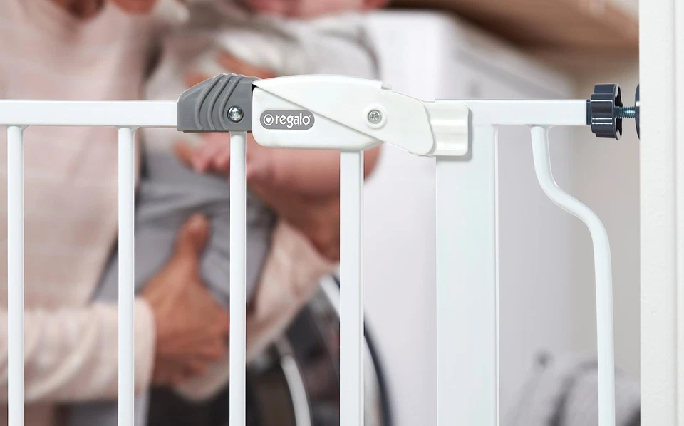 Regalo Easy Step 36" Extra Alto Walk Thru Baby Gate, Incluye Extensión de 4 Pulgadas K Foto 3 de 4
