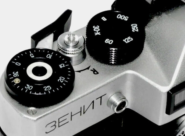 Zenit ET Body Camera URSS 35 Mm SLR Full Works & Perfect Condition-3 Mt Warranty