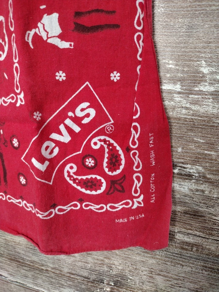 Bandana de Colección Levis Paisley Hecha en EE. UU. Lavado Rápido Rojo LVC 60s RARO Pañuelo Vaquero Foto 4 de 4
