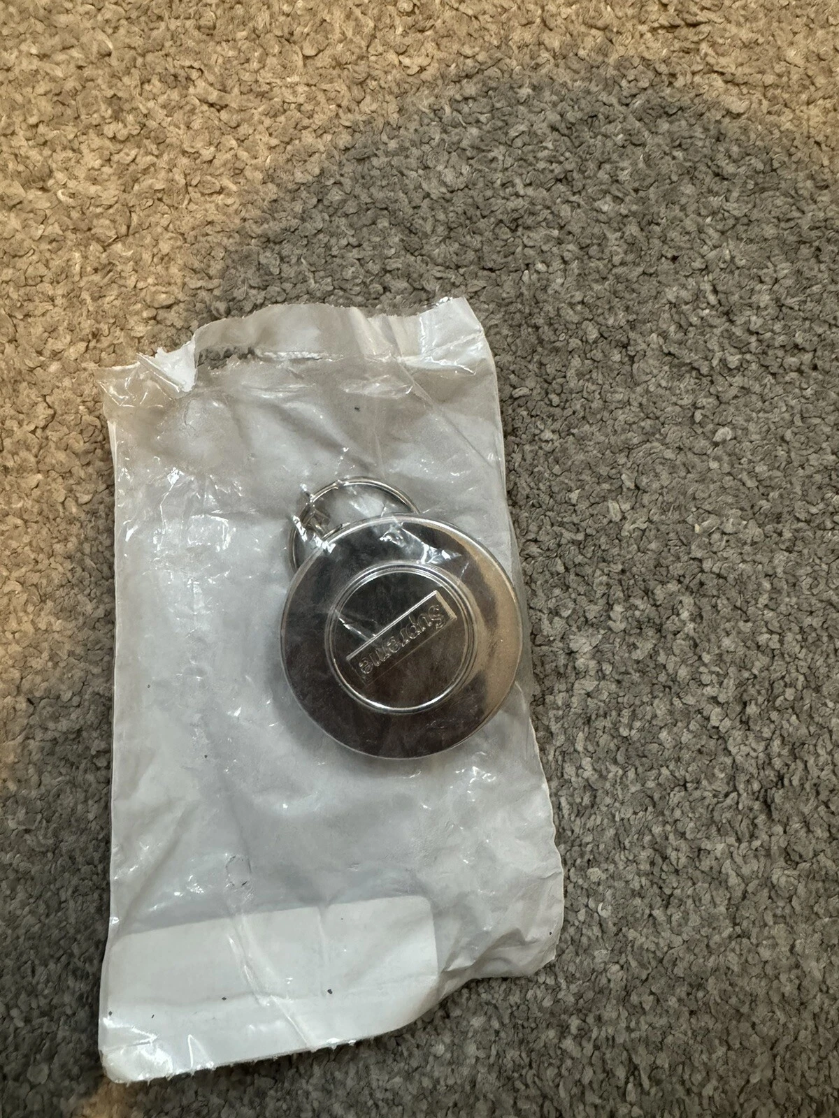Porte clés rétractable original Supreme Key Bak FW20