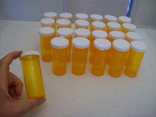 100 STÜCK 3" BERNSTEINFARBENE KUNSTSTOFF PILLEN MEDIZIN RX FLASCHEN mit KAPPEN HANDWERK HOBBY
