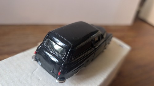 AFAM 1/43 SIMCA ARONDE MESSENGER 1956 1960 SCHWARZ BAUSATZ - Bild 4 von 7